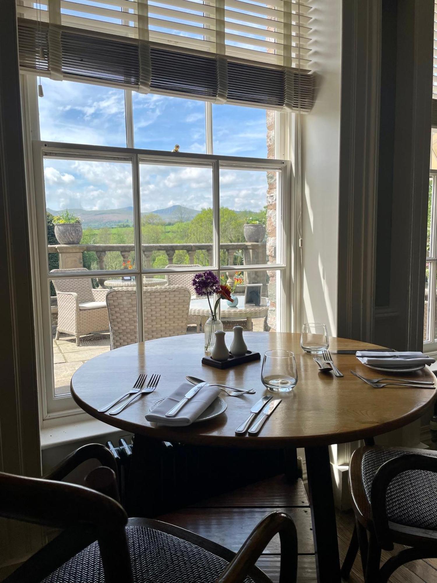 Peterstone Court Country House Restaurant & Spa Brecon Exteriör bild