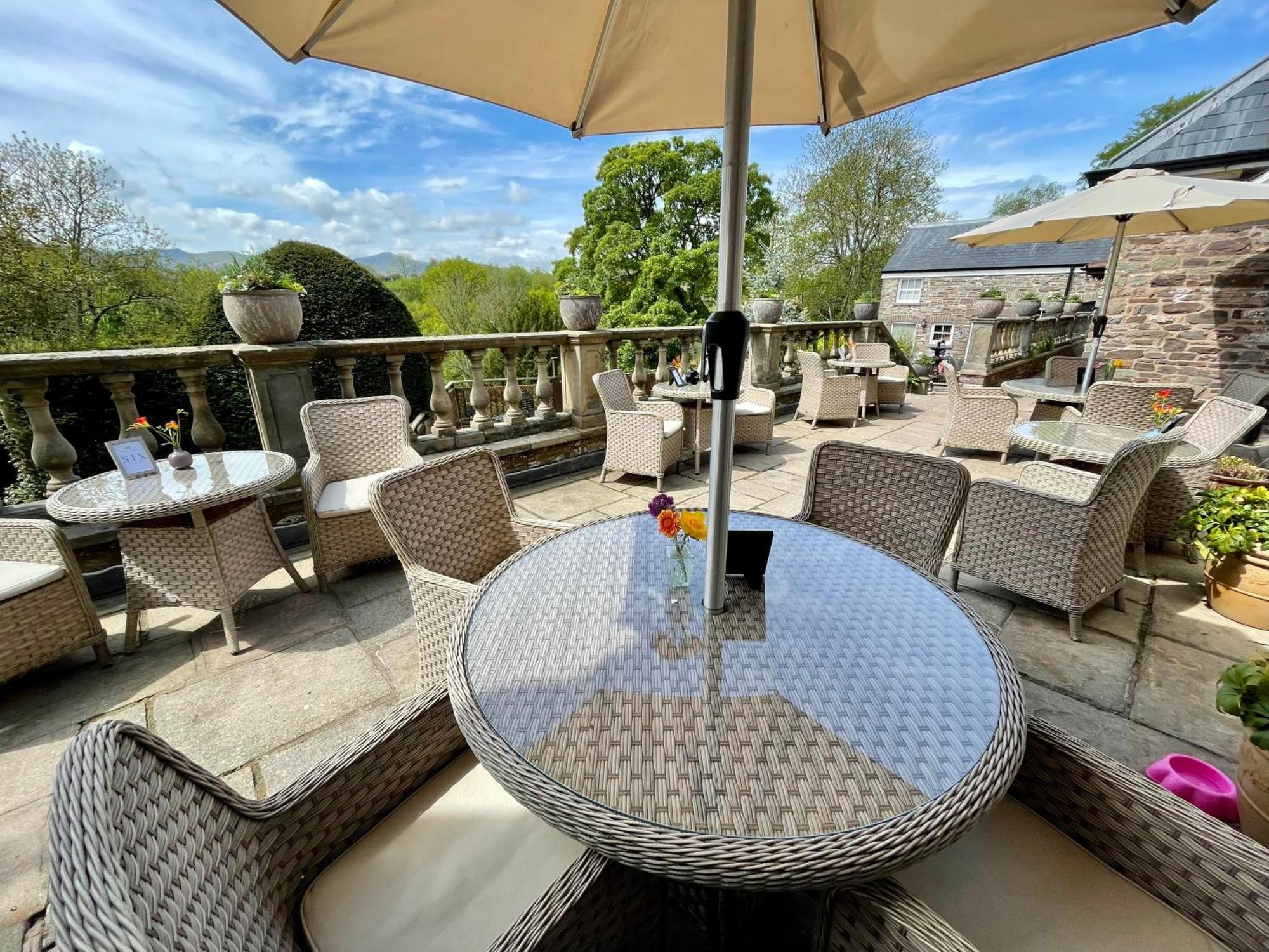 Peterstone Court Country House Restaurant & Spa Brecon Exteriör bild