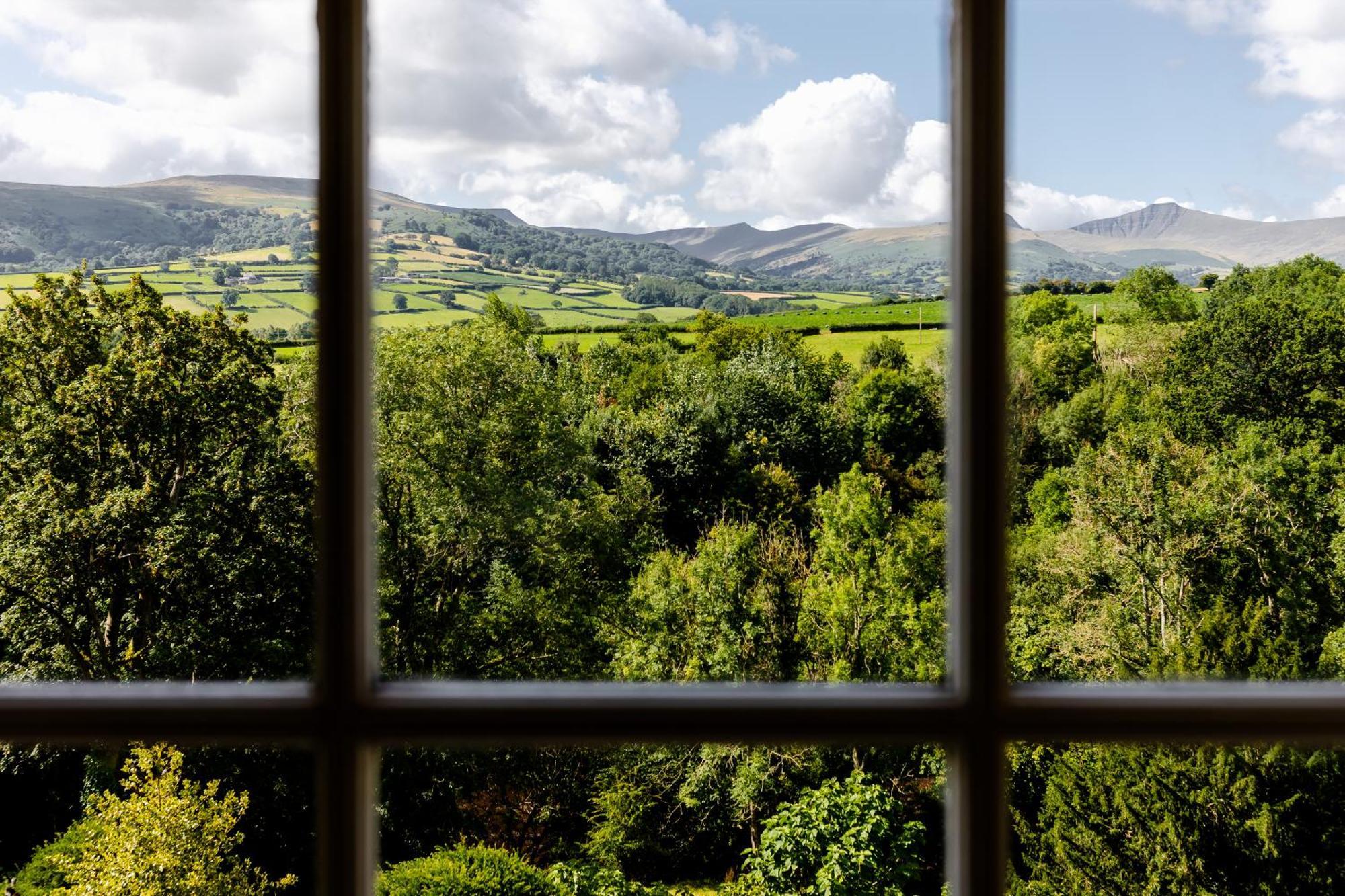 Peterstone Court Country House Restaurant & Spa Brecon Exteriör bild