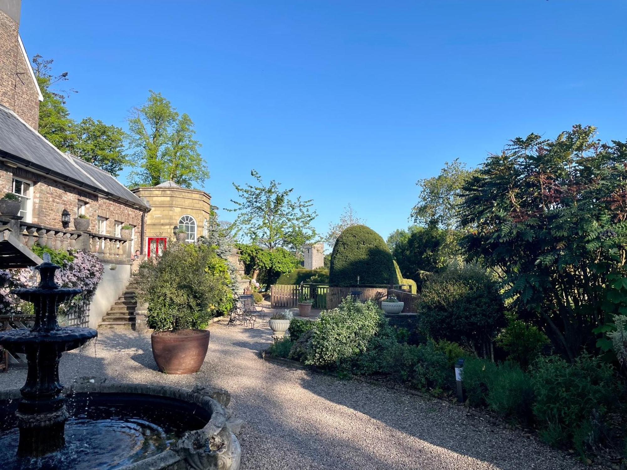 Peterstone Court Country House Restaurant & Spa Brecon Exteriör bild