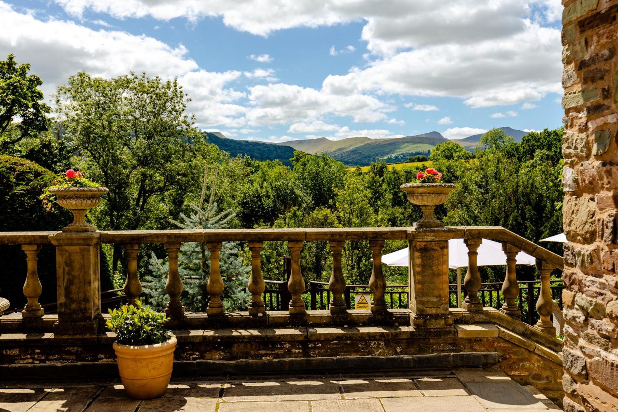 Peterstone Court Country House Restaurant & Spa Brecon Exteriör bild